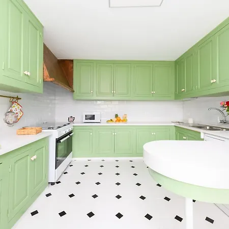 Villa Casa Colonial En El Casco Historico De *