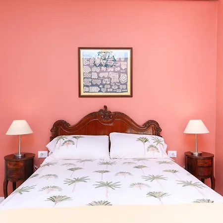 Casa Colonial En El Casco Historico De * La Laguna (Tenerife)